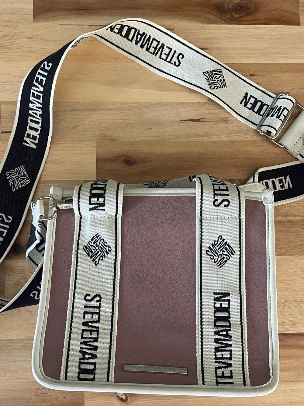 Steve Madden Mauve Shoulder Bag with White Branded Strap